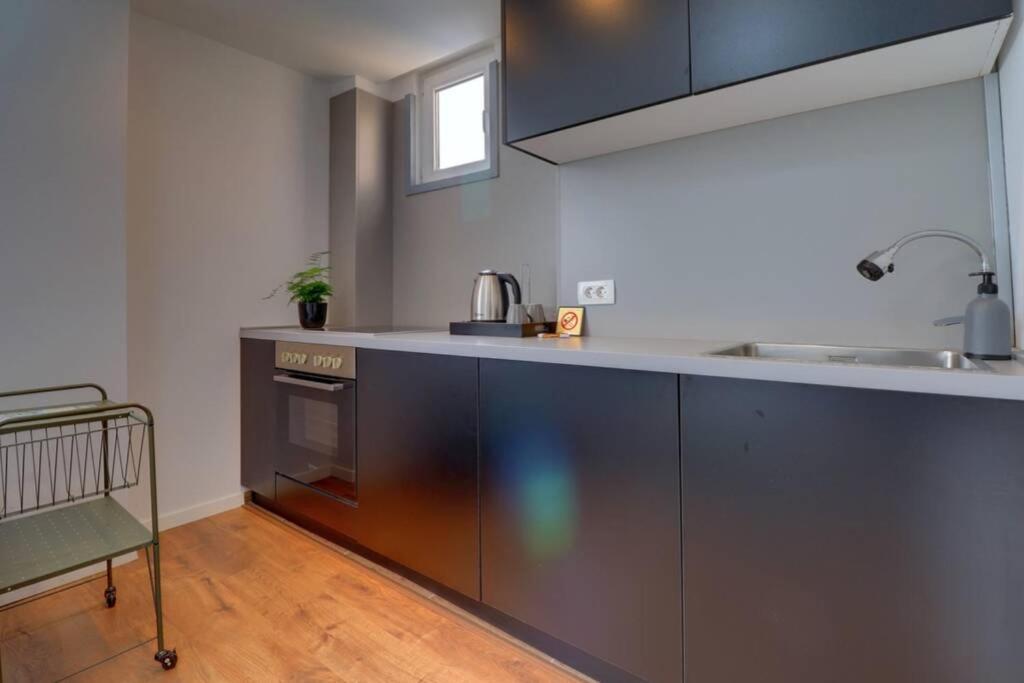 Town Square Apartment Приштина Экстерьер фото